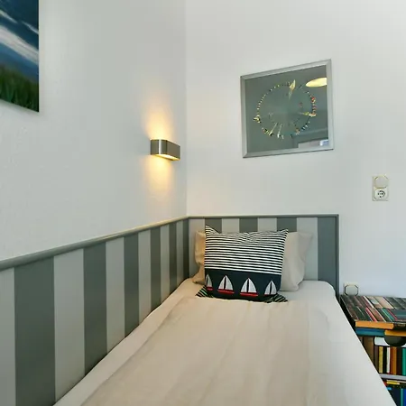 Apartment Haus Fritz-reuter-straße 8 *